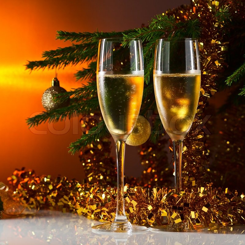 Our Favorite Champagne and Holiday Movie Pairings
